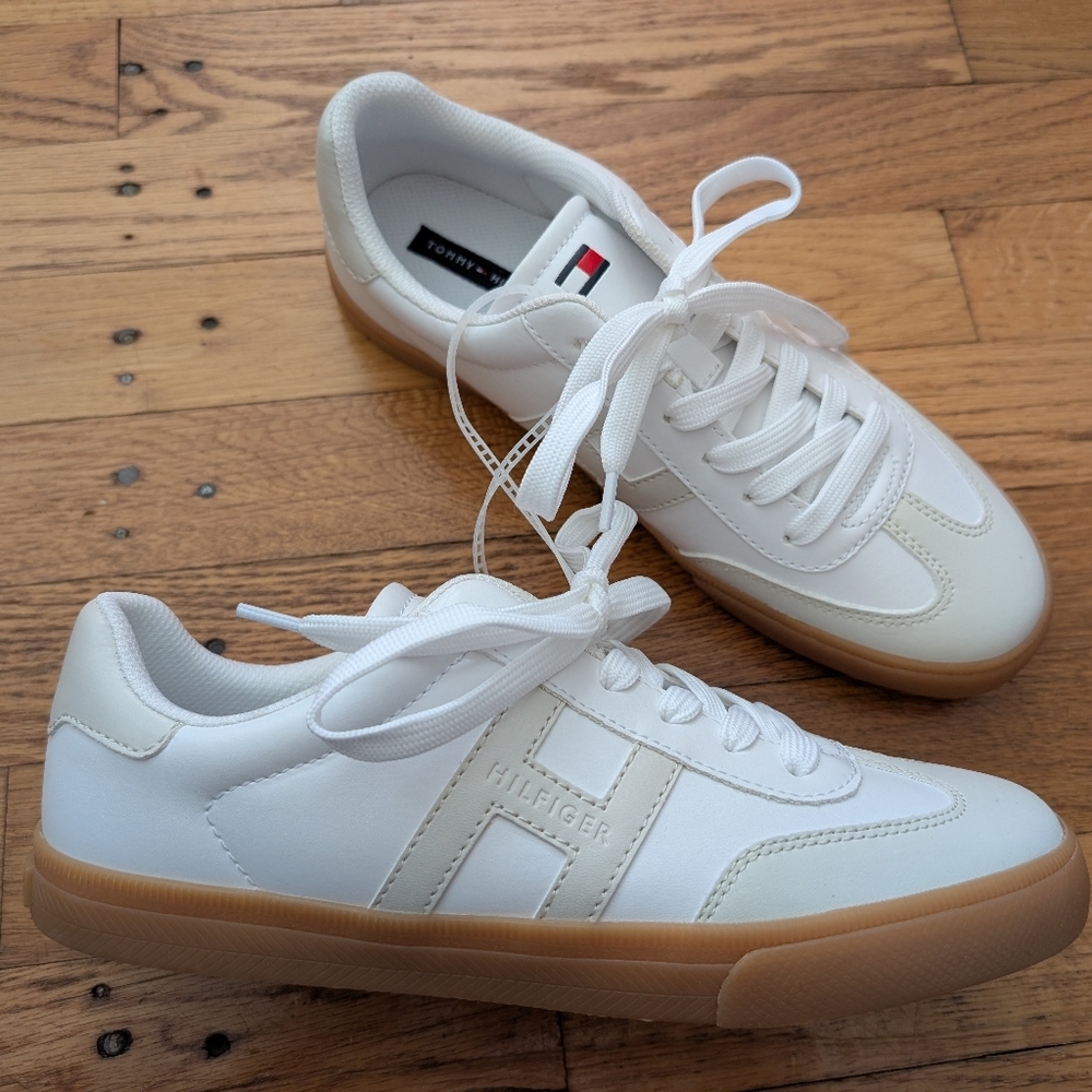 NWOT Tommy Hilfiger White & Beige Sneakers - Picture 2 of 9